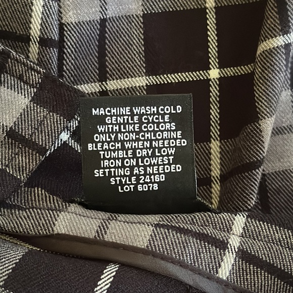 NYCC || Black & Gray Plaid Skirt. Sz. 8 - Picture 8 of 8